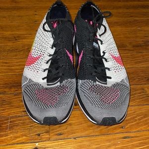 Nike FLYKNIT RAcer